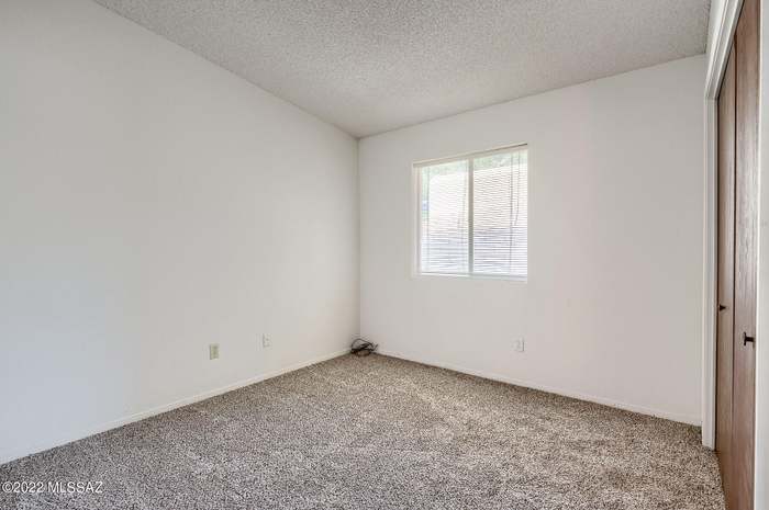 Building Photo - 7551 E La Cienega Dr