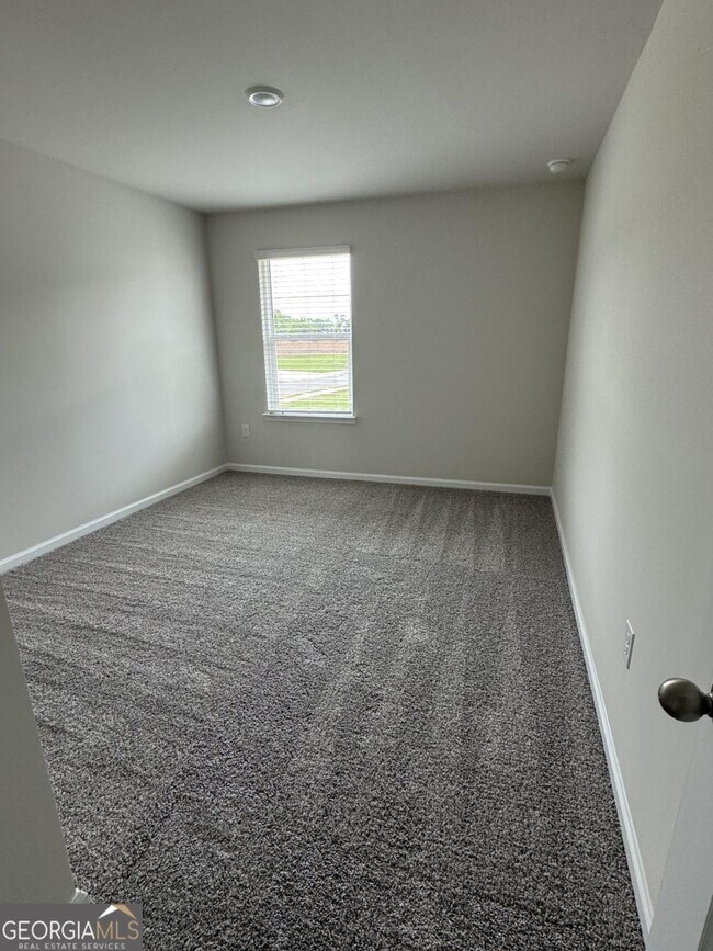 Building Photo - 15 Warwick Ct