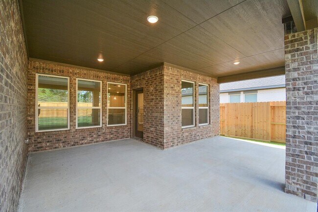 Building Photo - 22006 Big Sky Dr