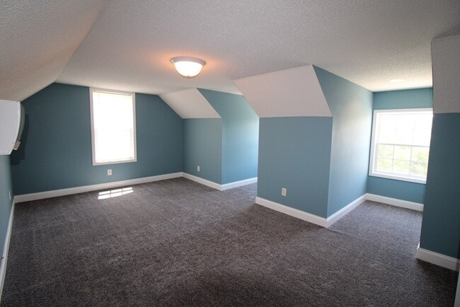 Building Photo - 1820 Moorhill Estate Dr