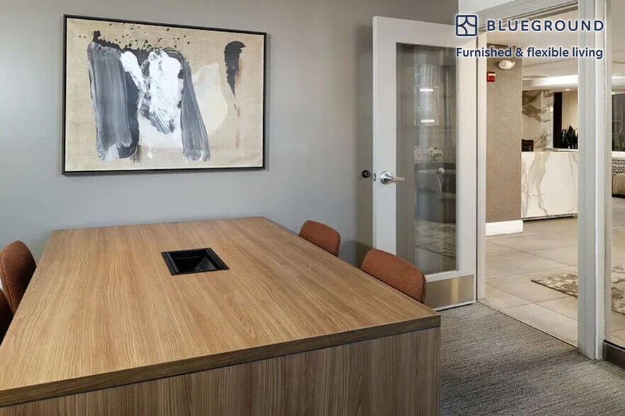 Building Photo - 160 Boylston St