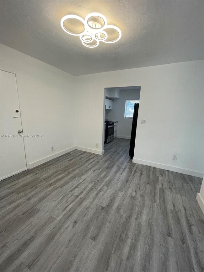 Primary Photo - 316 Surfside Blvd
