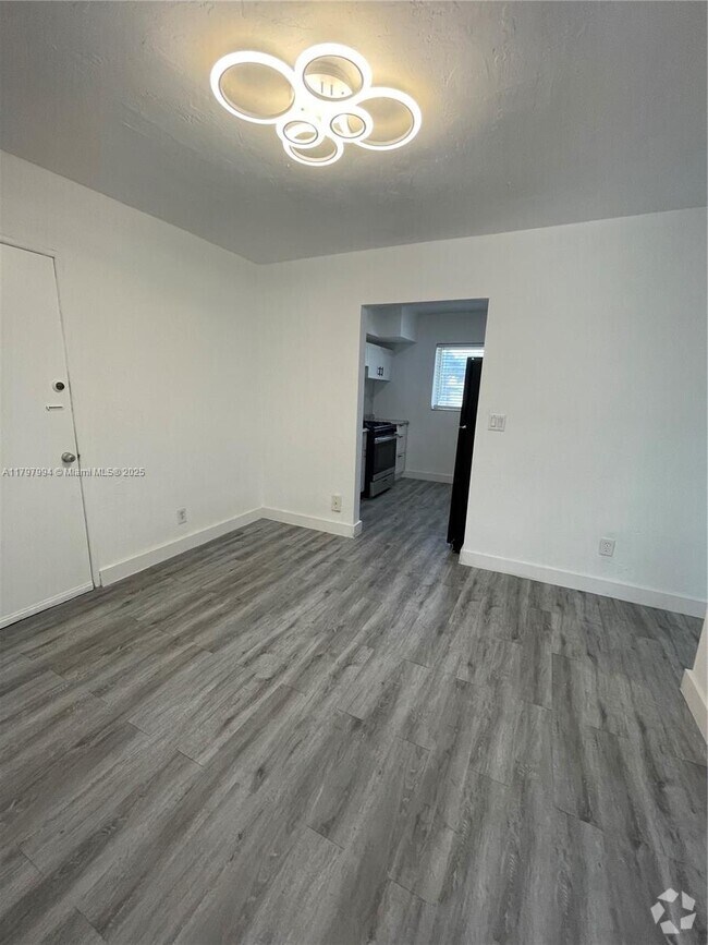 Building Photo - 316 Surfside Blvd