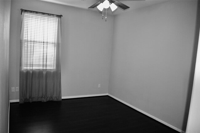 Building Photo - 21559 Kings Bend Dr