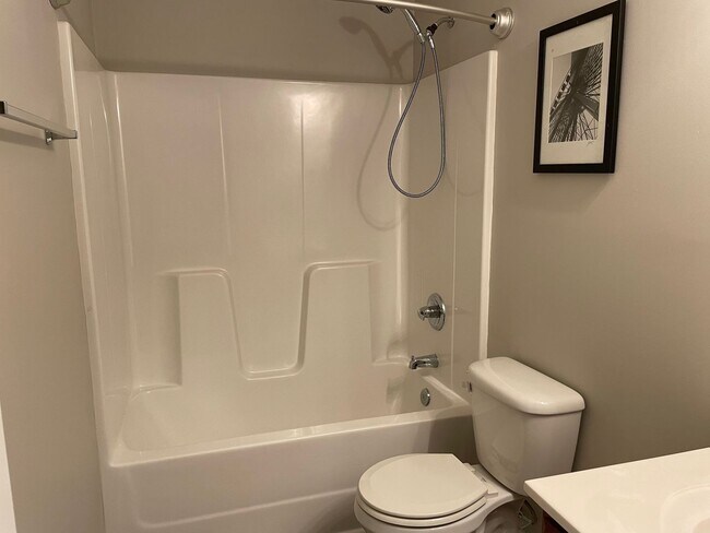 Building Photo - 3 bedroom, 2 bath home for rent in Brookstone in Sunset Harbor in Bolivia