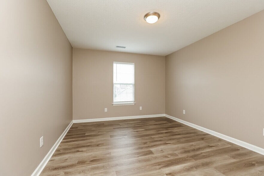 Building Photo - 2744 Pepperdine Dr