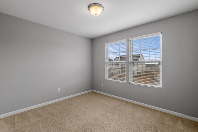 Building Photo - Newer Home in Reedy Fork, SS Appliance, Granite Counter-tops, Island, Office, Den, FP, Loft, Gara...