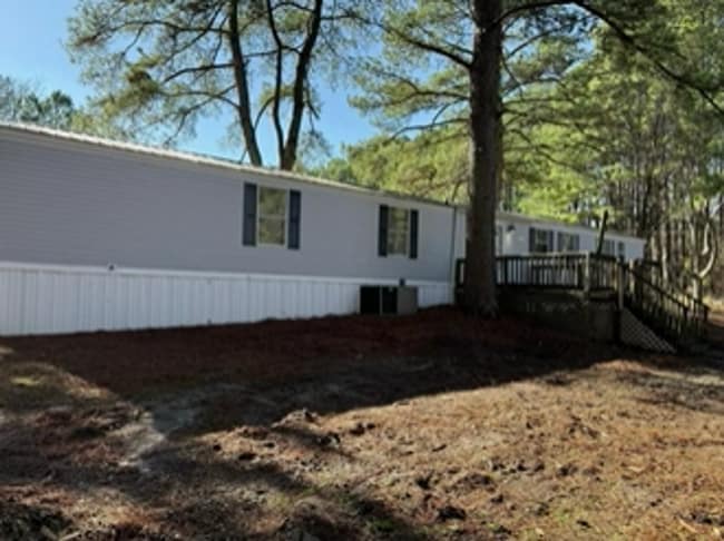 Building Photo - Private Setting/ Large Lot 3 bedroom 2 bath