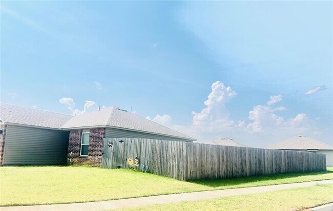 Building Photo - 9505 NW 119th St