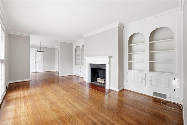 Building Photo - 1846 Fernwood Rd NW