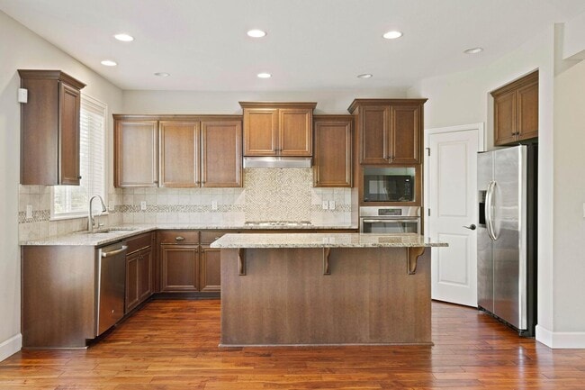 Building Photo - Spacious 4-bdrm/3-bath in North Bethany—Ga...