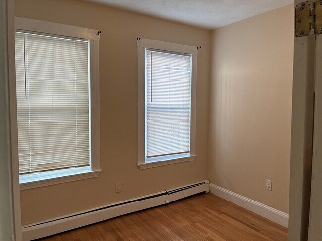 Building Photo - 71 W Selden St