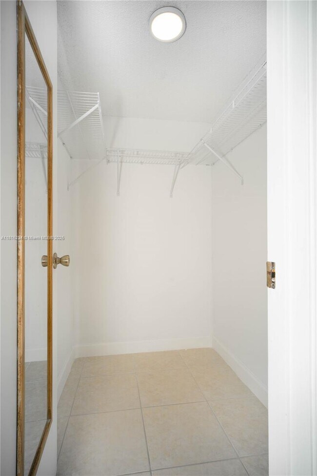 Building Photo - 5851 W 20th Ave
