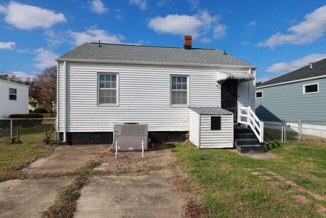 Building Photo - 1507 N 30th St