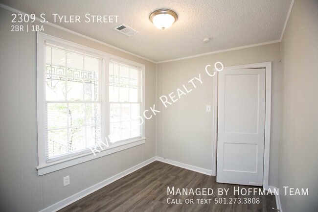 Building Photo - 2309 S Tyler St