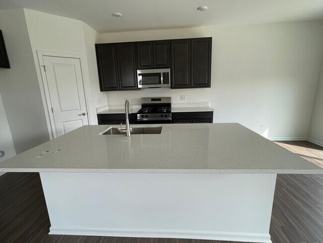 Building Photo - 12011 Jordi Rd