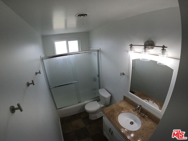 Building Photo - 5421 Hendricksen Dr