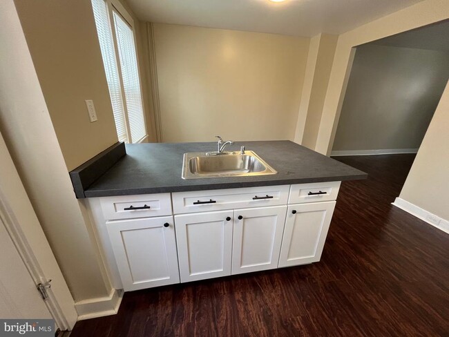 Building Photo - 143 Old Dorwart St