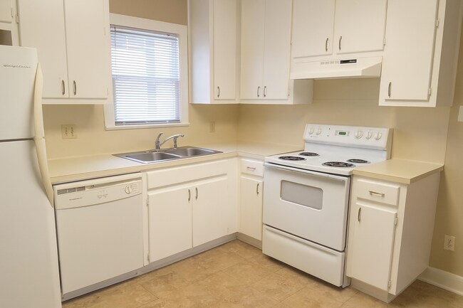 Building Photo - 110 E 30th St