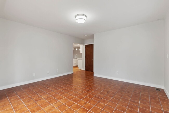 Building Photo - 4210 Balsam St
