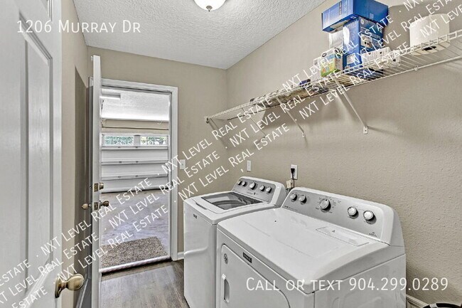 Building Photo - 1206 Murray Dr
