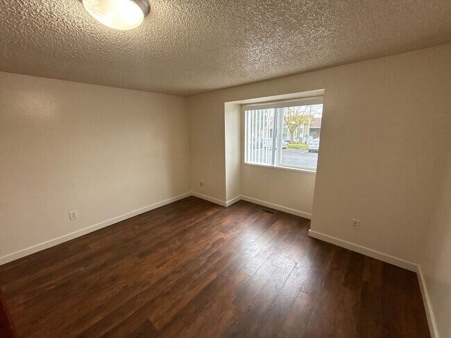 Building Photo - 670 Taybin Rd NW