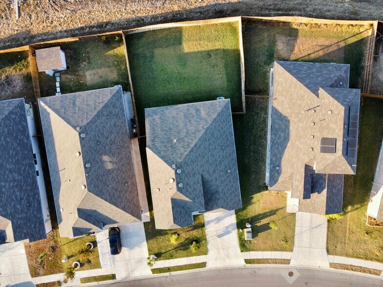 Building Photo - 154 Solitude Dr