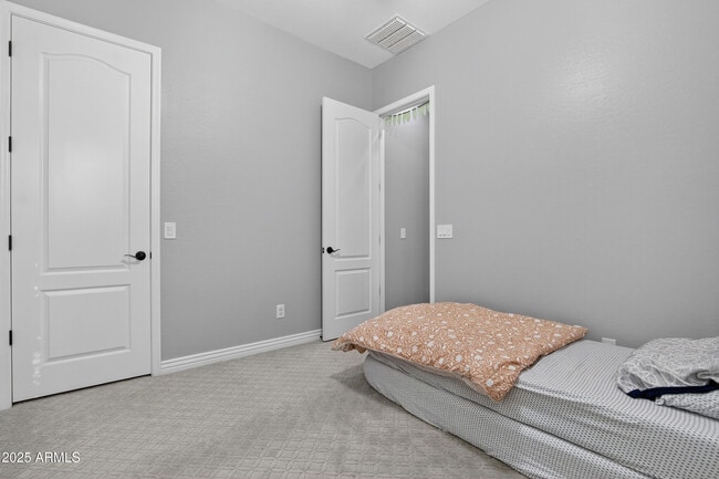 Building Photo - 2609 E Stacey Rd