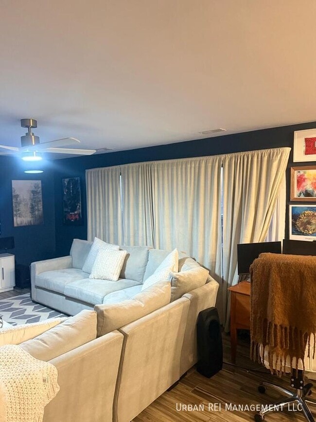 Building Photo - 1951 Spinnaker Ct