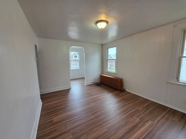 Building Photo - 703 Waddell Ave