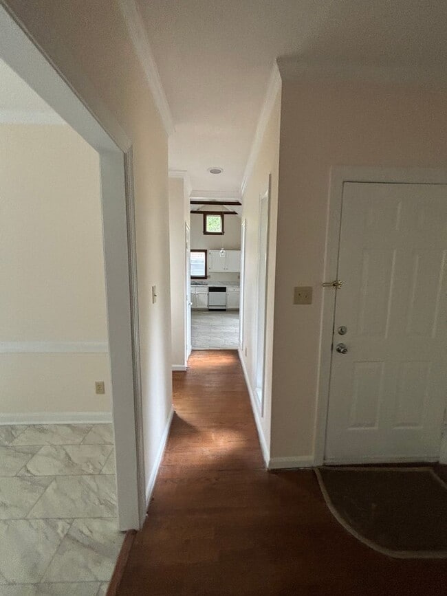 Building Photo - Great condo, GREAT PRICE! APPLY NOW!!