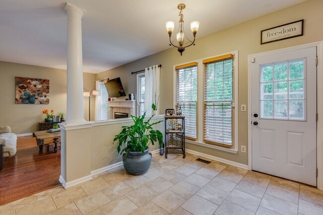 Building Photo - 511 Prince of Wales Ct