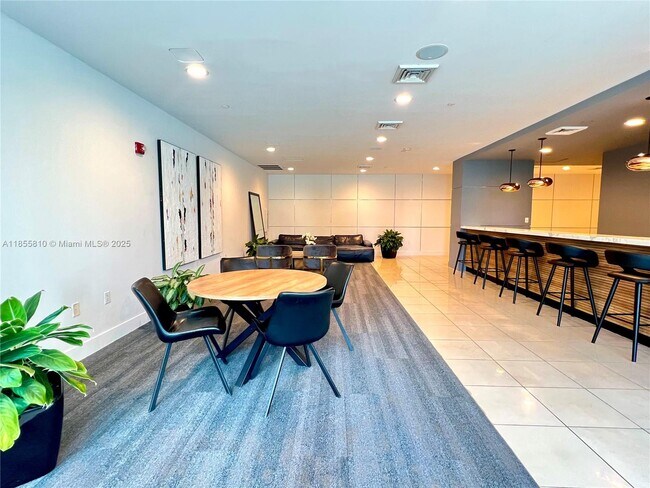 Building Photo - 1250 S Miami Ave