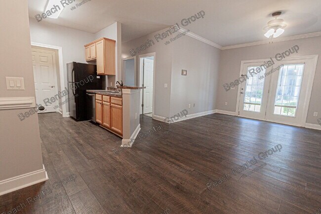 Building Photo - 2065 Silvercrest Dr