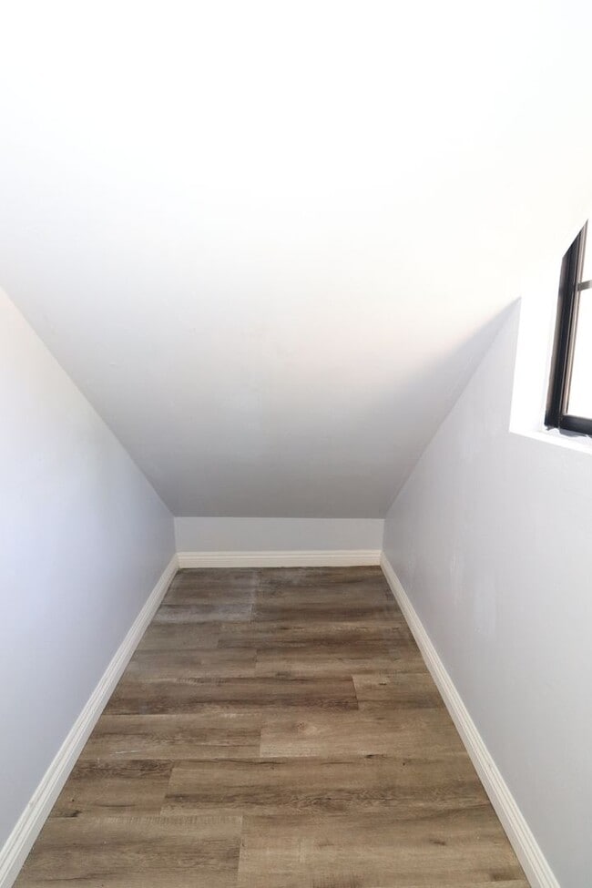 Building Photo - Casita Way (4025)