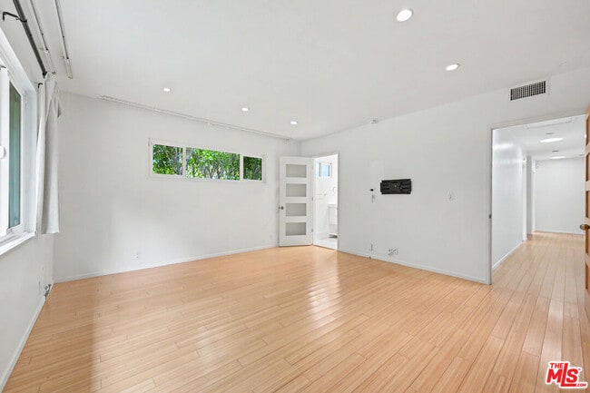 Building Photo - 9512 Duxbury Ln