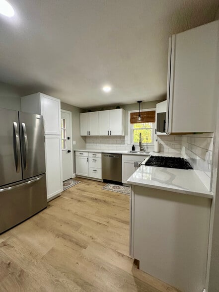 Building Photo - 138 Chase Rd