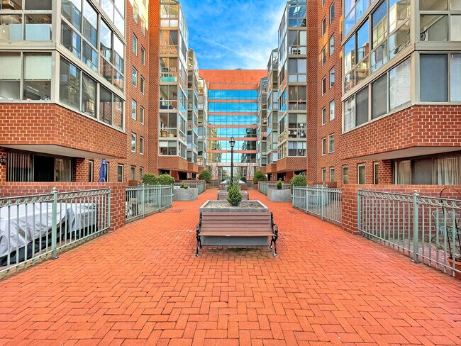 Courtyard - 1050 N Taylor St