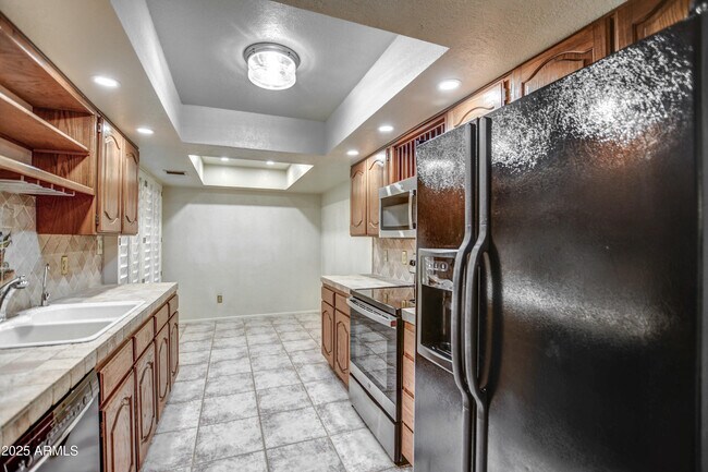 Building Photo - 4303 E Cactus Rd