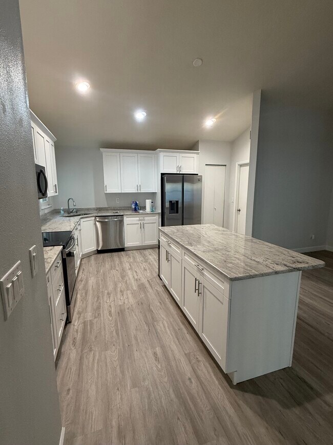 Building Photo - 11827 Hickorynut Dr