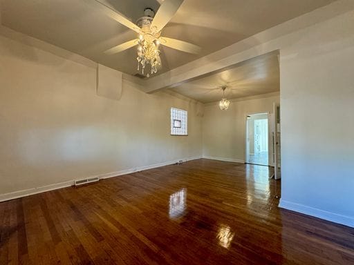 Building Photo - 3 Bedroom 2 Full Bath Plus Office Renovated Victorian Style Family Home Available Mid NOW!