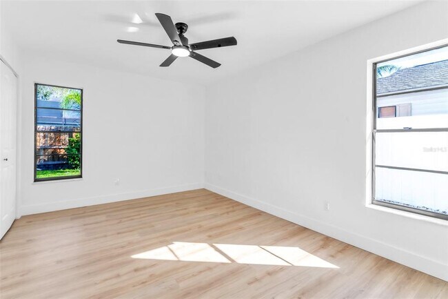 Building Photo - 1110 Woodcrest Ave