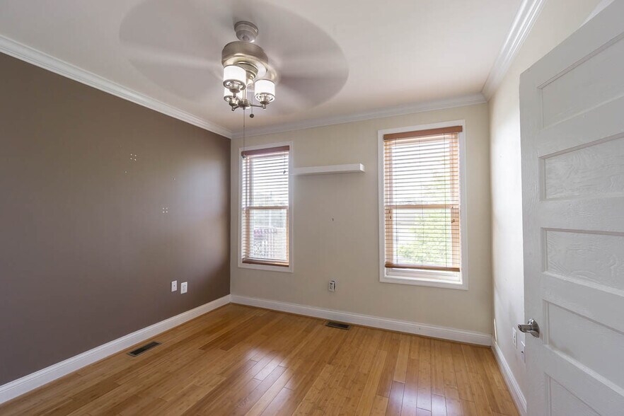 Building Photo - 503 Columbia Rd NW