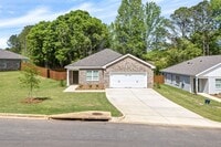 Building Photo - 1/2 off 1st months rent if you sign a lease by 6/1/26!