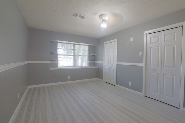 Building Photo - 3118 Flamborough Dr