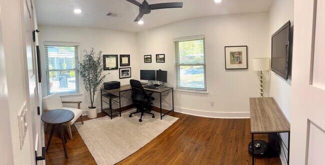 Building Photo - 2310 Hialeah Dr