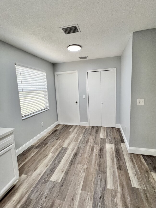 Building Photo - 11446 Skimmer Ct