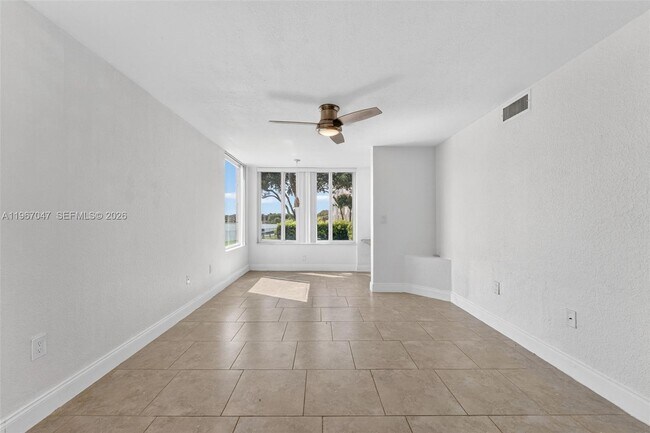 Building Photo - 2841 N Oakland Forest Dr