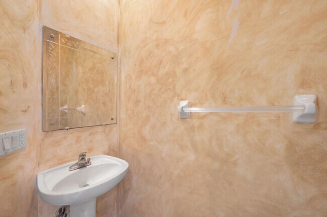 Building Photo - 9312 World Cup Way