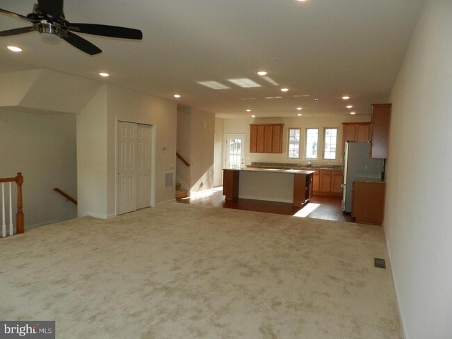 Building Photo - 27 Eagle Ln